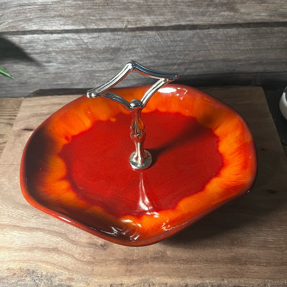 Vintage BLUE MOUNTAIN POTTERY Lava Red Candy Dish - Like NEW